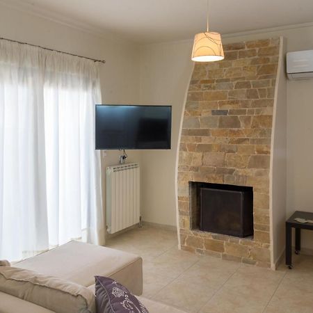 Bow Lux Apartments 아르테미다 외부 사진